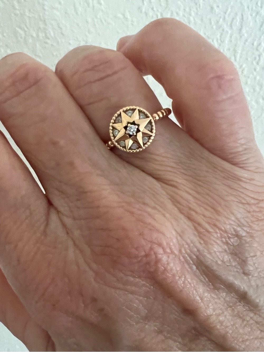 Christian Dior Rose des Vents Rose Gold AU750 Starburst Ring with Center Stone